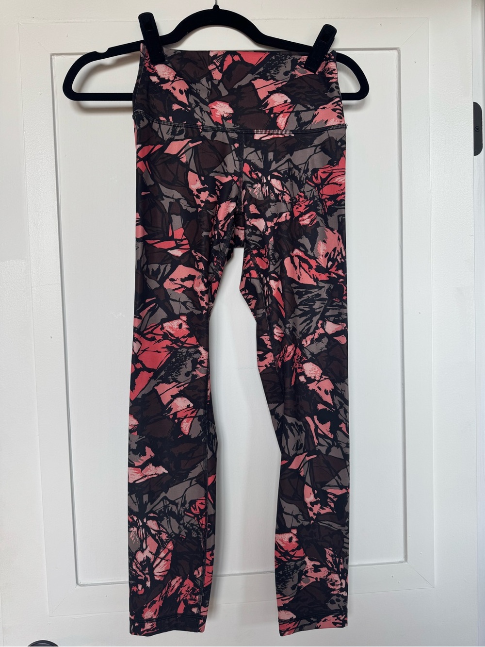 Lululemon High-Rise Black/Coral Active Leggings sz 4